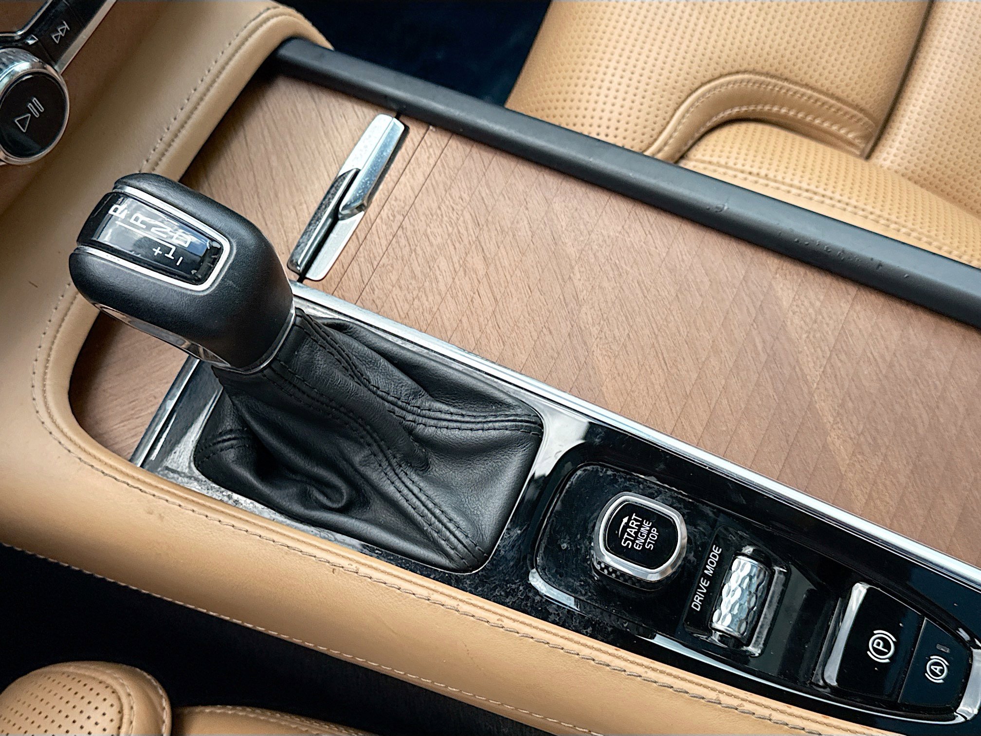 Used 2018 Volvo XC90 T6 Inscription w/ Convenience Package AWD/4WD image 28