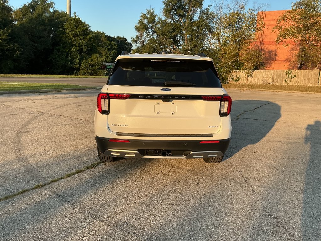New 2026 Ford Explorer Active w/ Active Comfort Package AWD/4WD image 4
