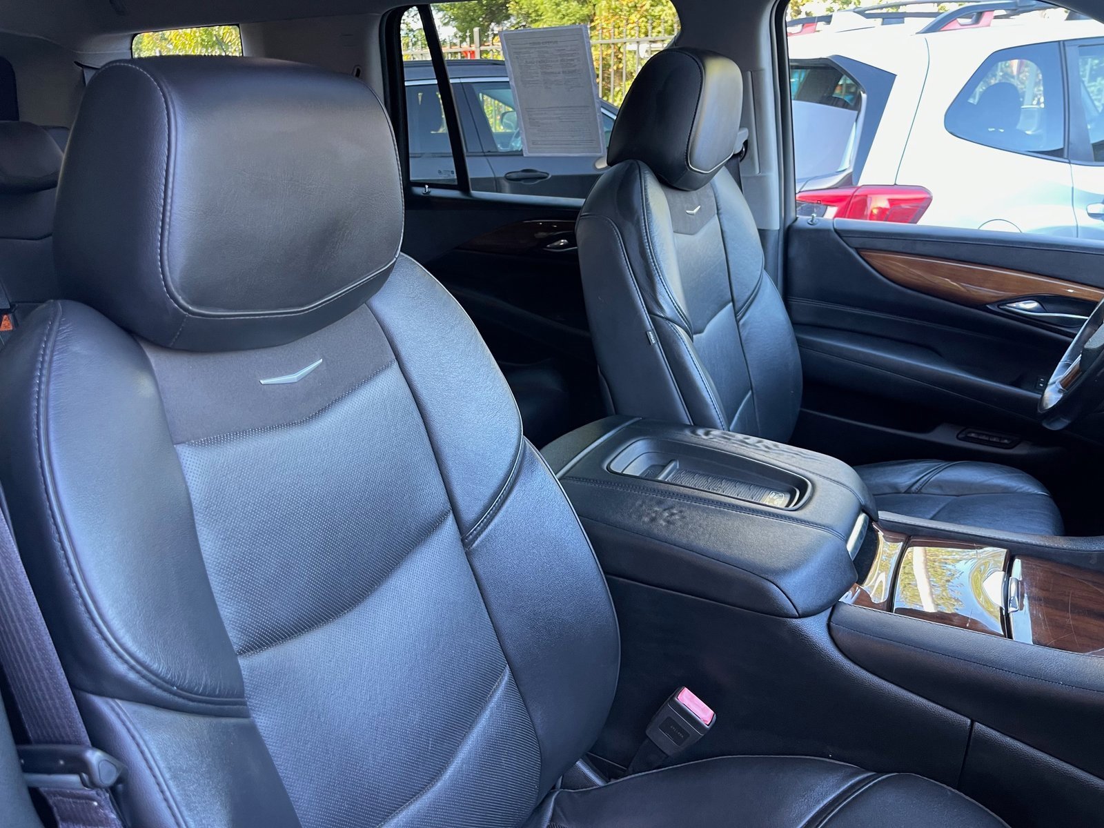Used 2017 Cadillac Escalade Premium Luxury image 43