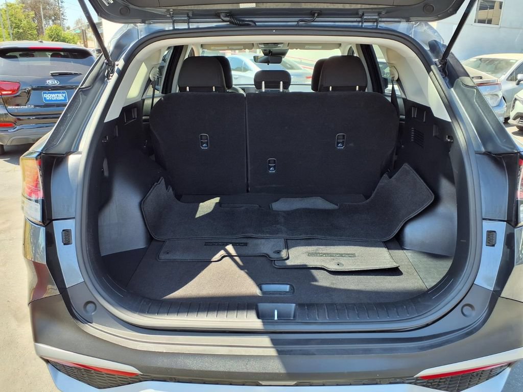 Used 2025 Kia Sportage LX FWD image 7