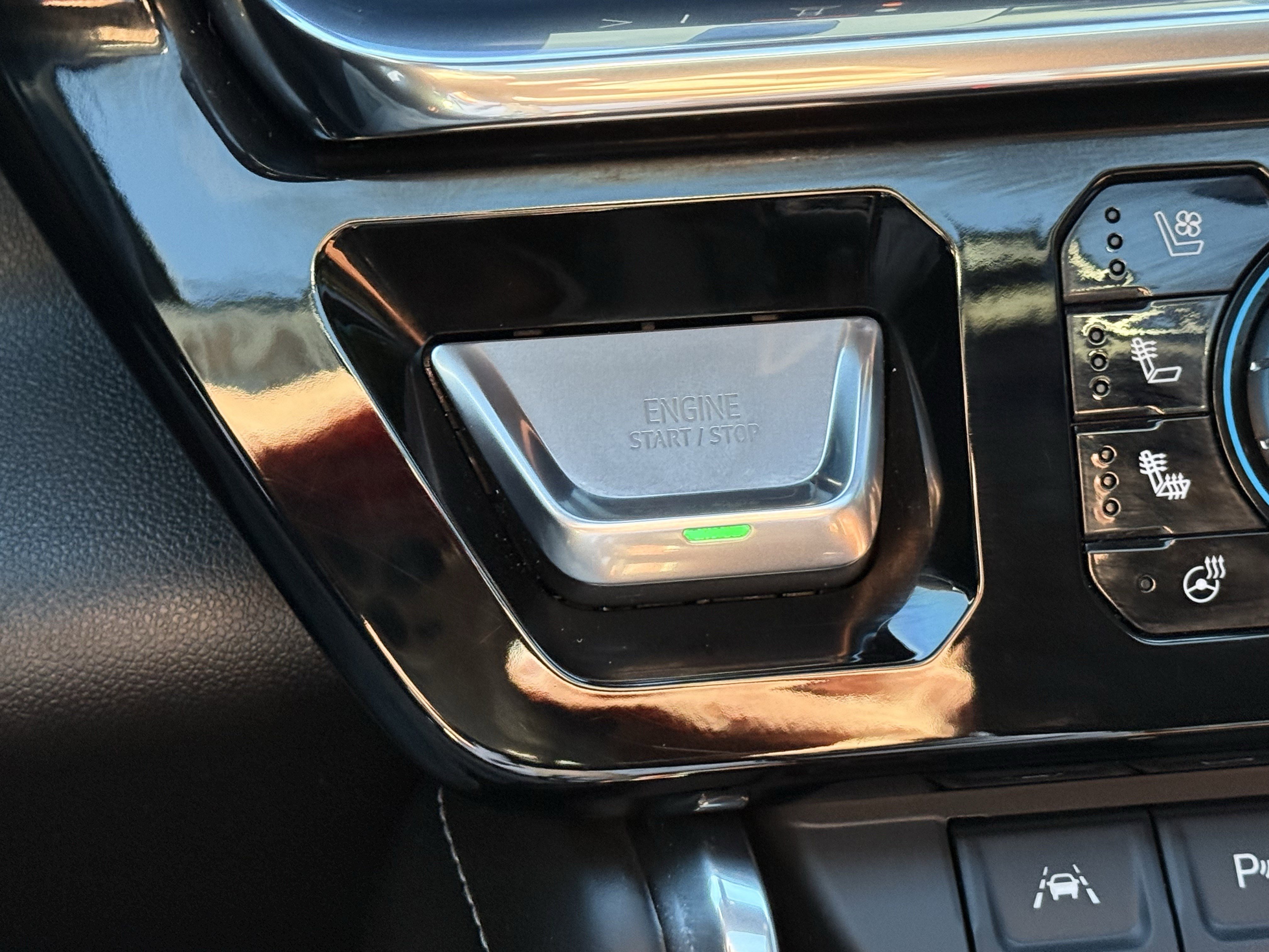 Used 2025 GMC Sierra 1500 Denali Ultimate image 22