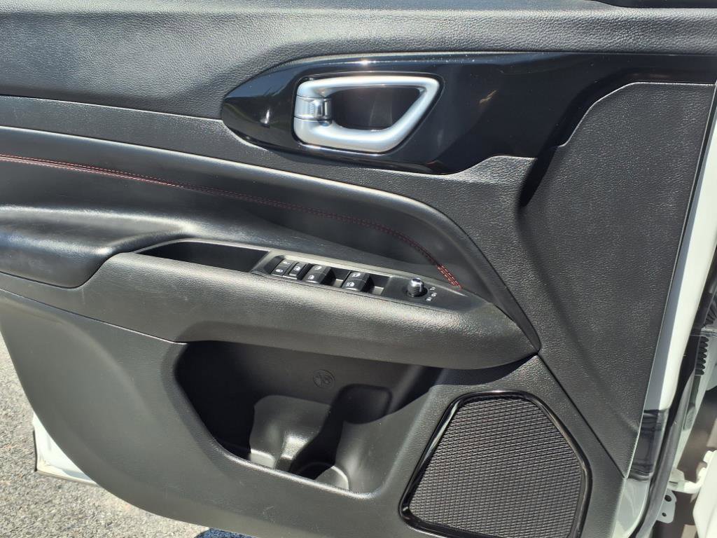 Used 2023 Jeep Compass Trailhawk image 15