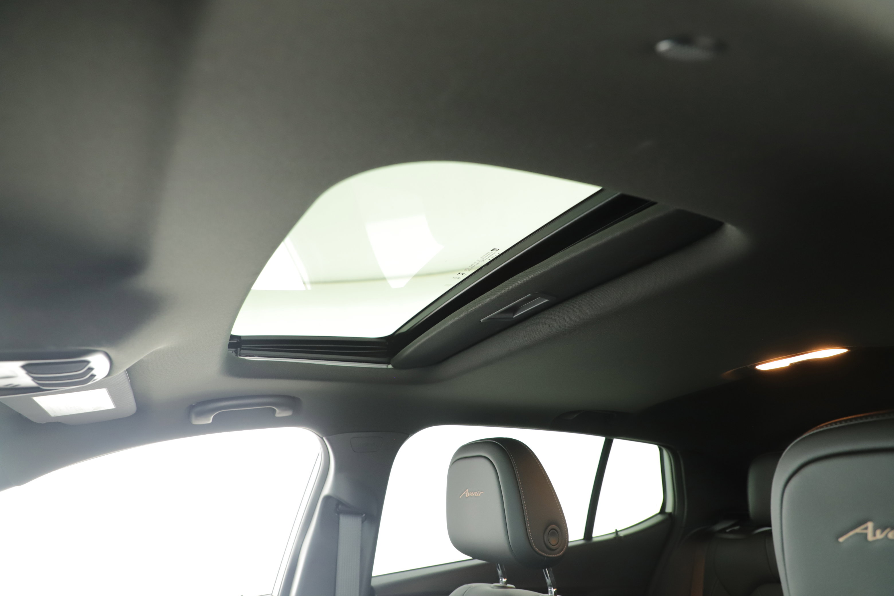 Used 2025 Buick Envista Avenir image 11