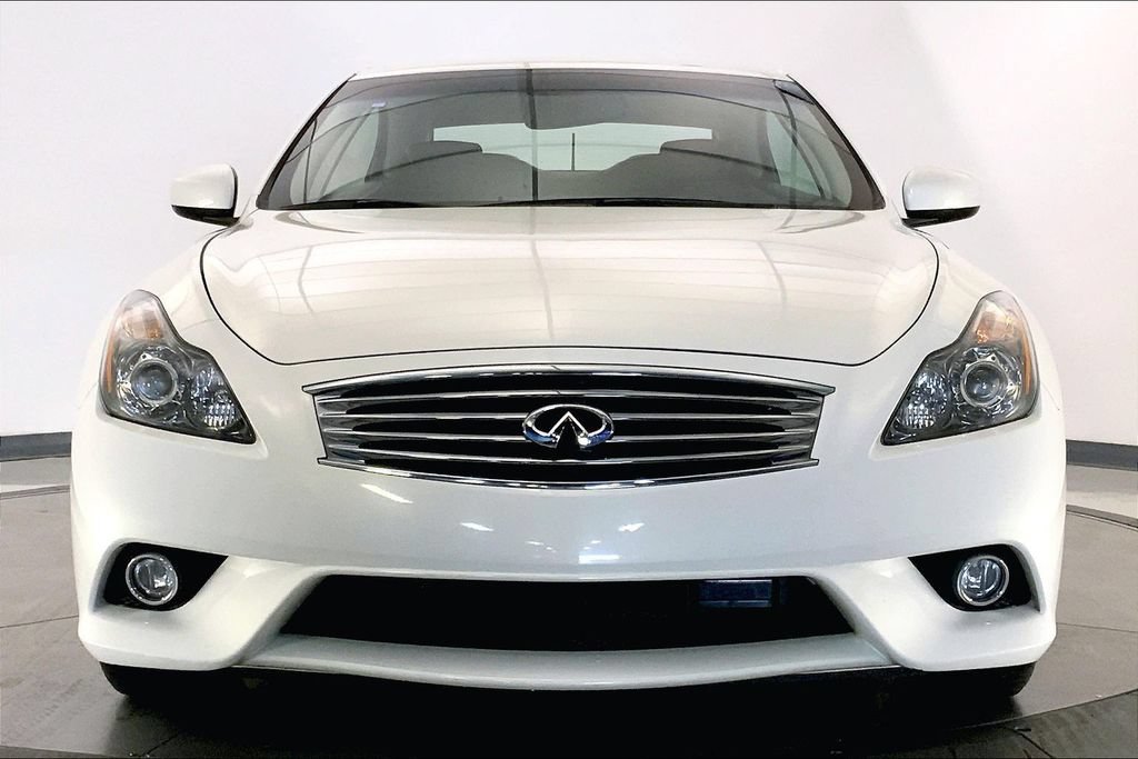 Used 2012 INFINITI G37 Convertible w/ Premium Pkg RWD image 2
