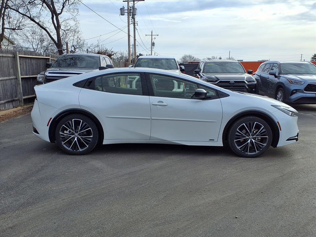 Used 2024 Toyota Prius XLE image 2