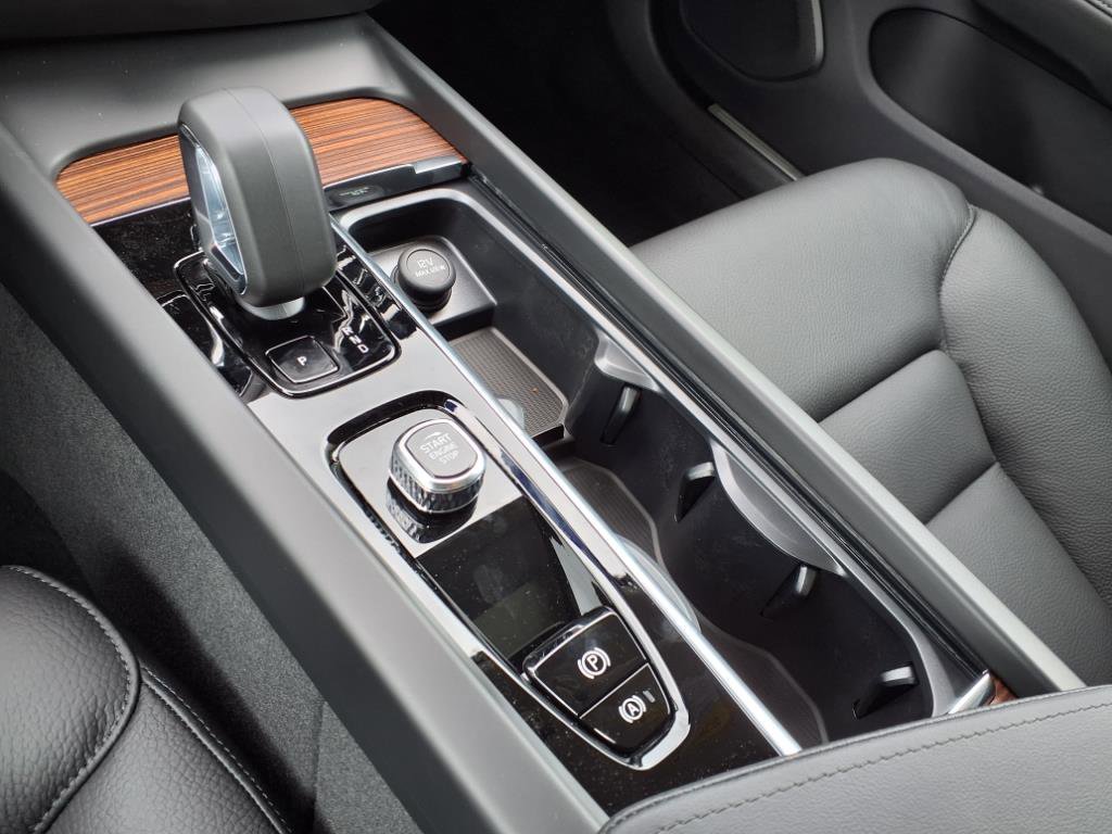 New 2026 Volvo V60 B5 Cross Country Plus w/ Protection Package Premier image 14