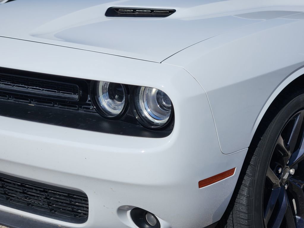 Used 2023 Dodge Challenger SXT w/ Blacktop Package image 5