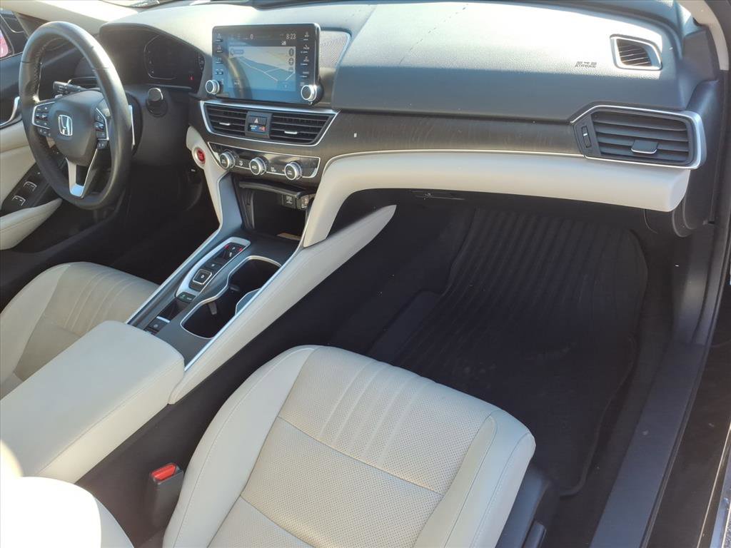 Used 2018 Honda Accord Touring image 18