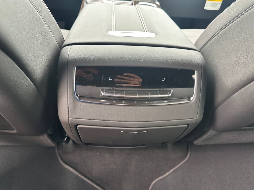 New 2026 Cadillac Escalade ESV Luxury AWD/4WD image 37