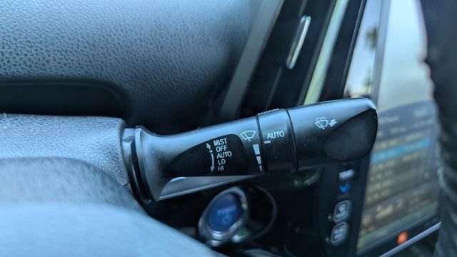Used 2018 Toyota Prius Prime Advanced FWD image 25
