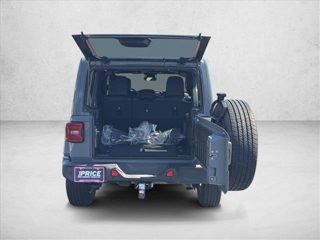 Used 2024 Jeep Wrangler Unlimited Sahara w/ Technology Group AWD/4WD image 6