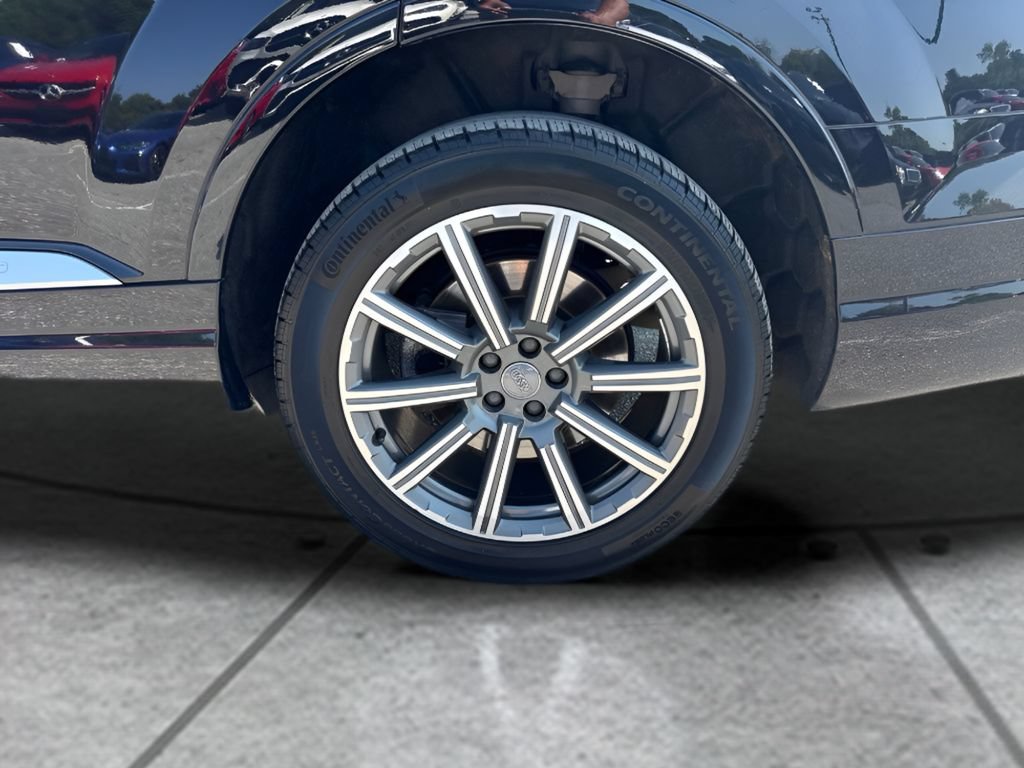 Used 2018 Audi Q7 3.0T Prestige w/ Prestige Package AWD/4WD image 30