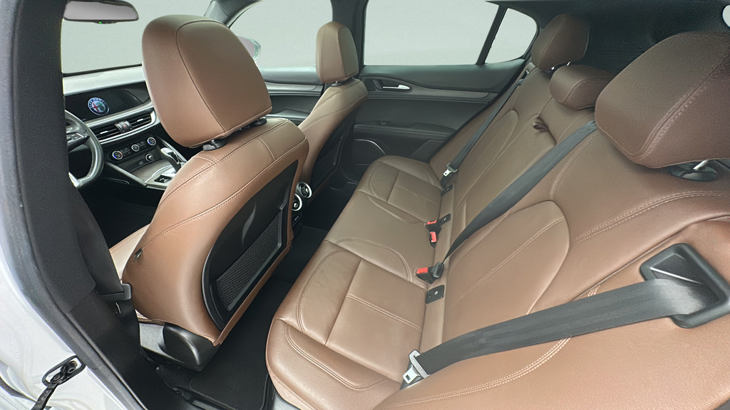 Used 2023 Alfa Romeo Stelvio Ti AWD/4WD image 9