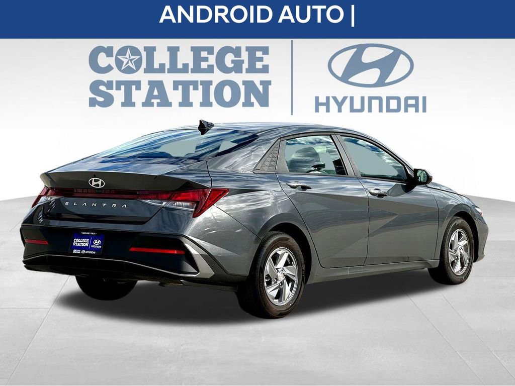 Used 2024 Hyundai Elantra SE image 8