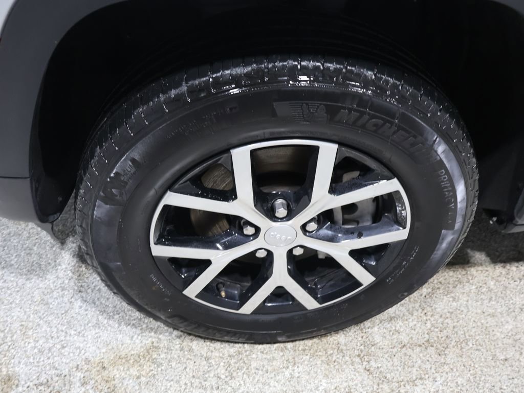 Used 2024 Jeep Grand Cherokee L Limited w/ Luxury Tech Group II image 10