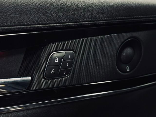 Used 2022 Lincoln Nautilus Reserve w/ Luxury Package AWD/4WD image 16