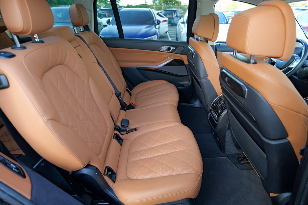 Used 2024 BMW X7 xDrive40i w/ Executive Package AWD/4WD image 32