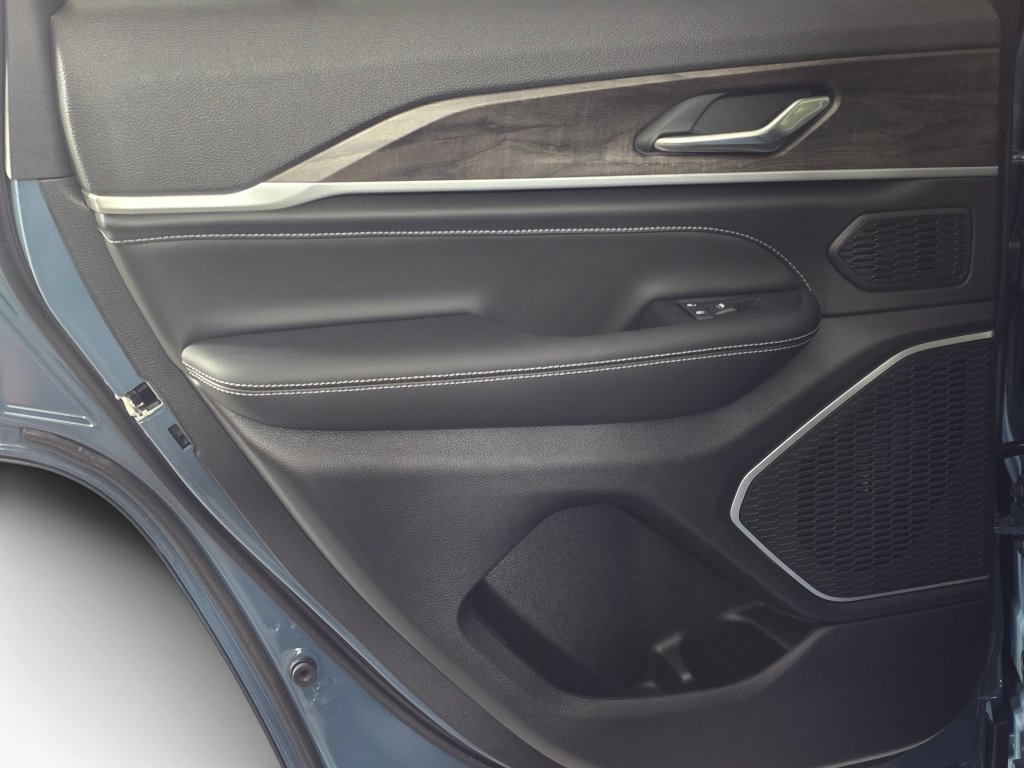 New 2026 Jeep Grand Cherokee Limited AWD/4WD image 41
