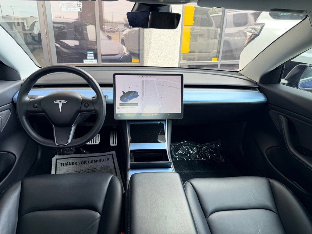 Used 2019 Tesla Model 3 Standard Range image 16