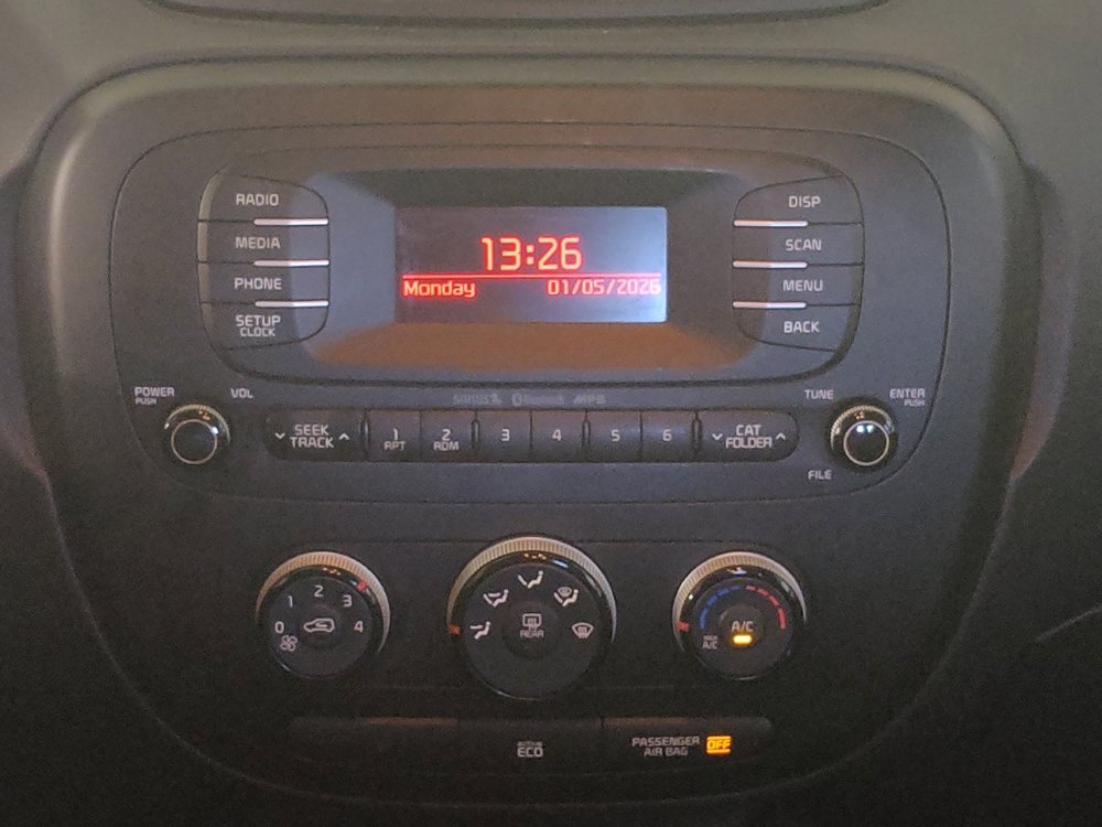 Used 2015 Kia Soul + FWD image 25