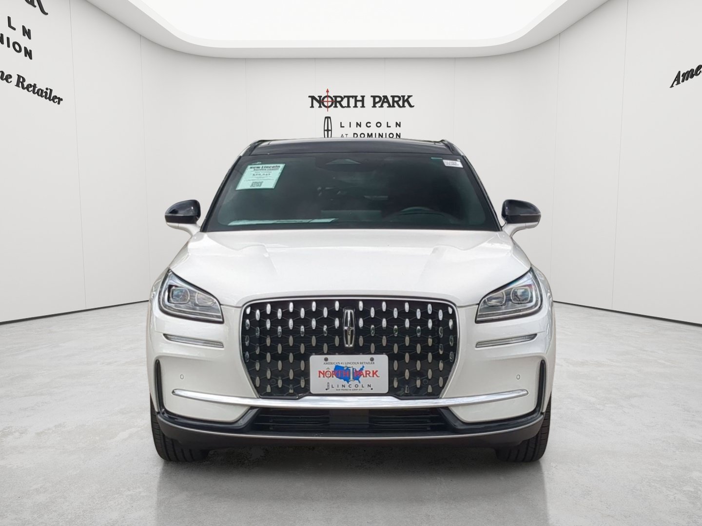 New 2026 Lincoln Corsair Reserve FWD image 8