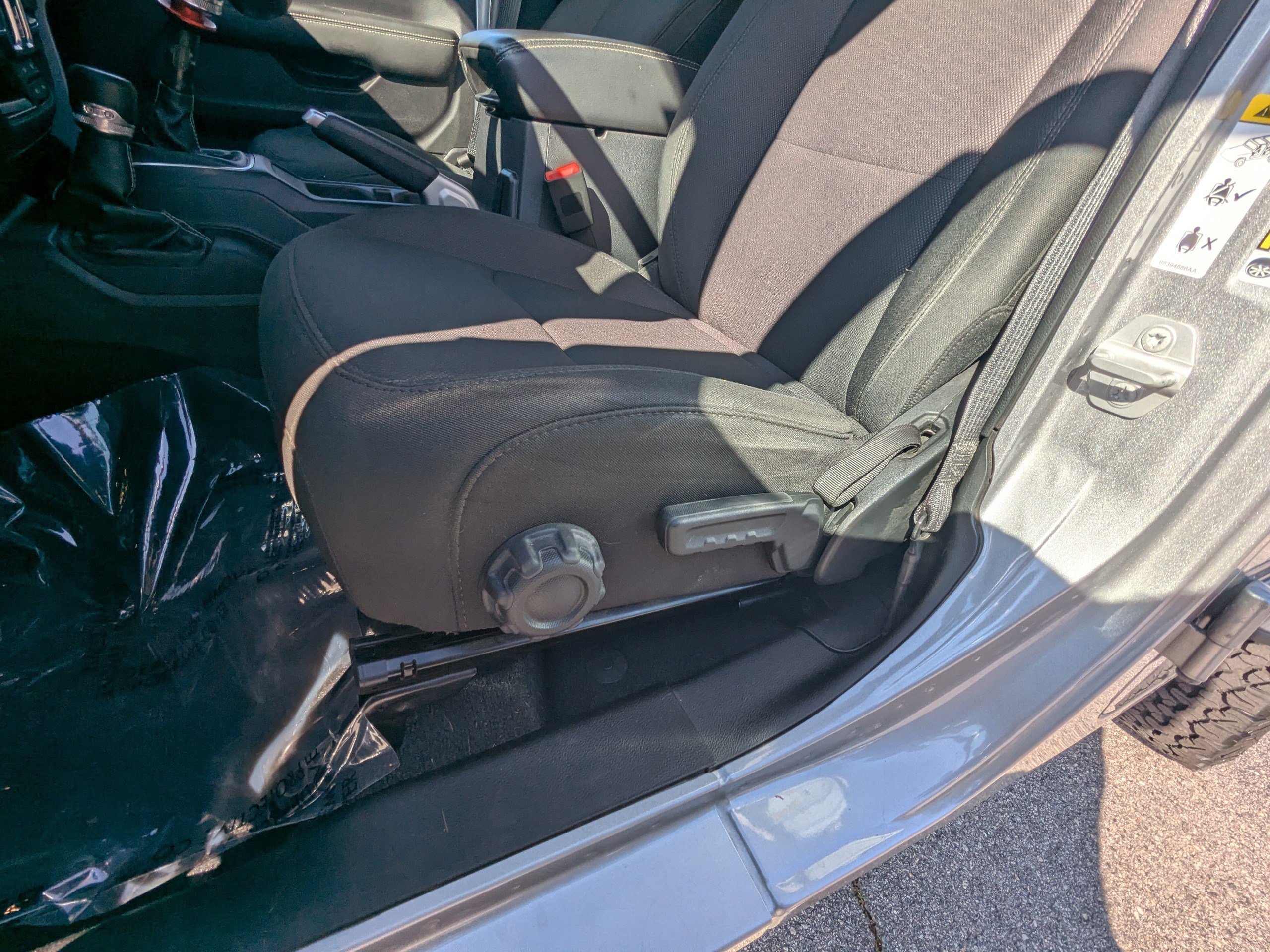 Used 2018 Jeep Wrangler Unlimited Sahara image 30