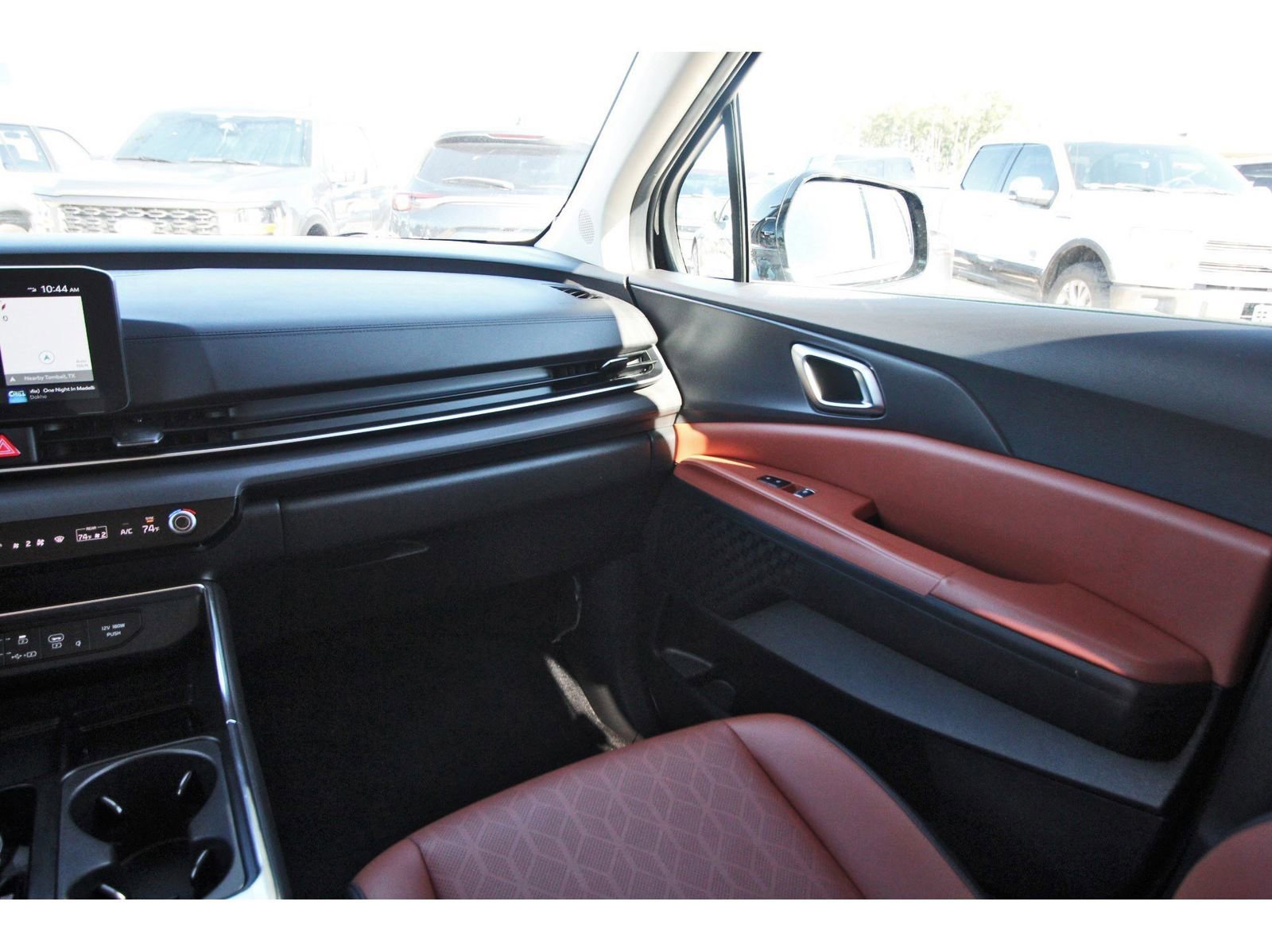 Used 2025 Kia Carnival EX image 13