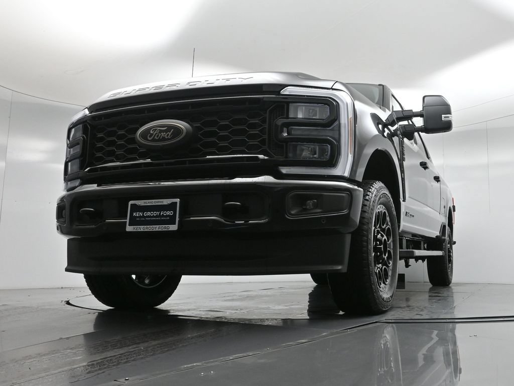 New 2026 Ford F250 Lariat w/ Black Appearance Package AWD/4WD image 44