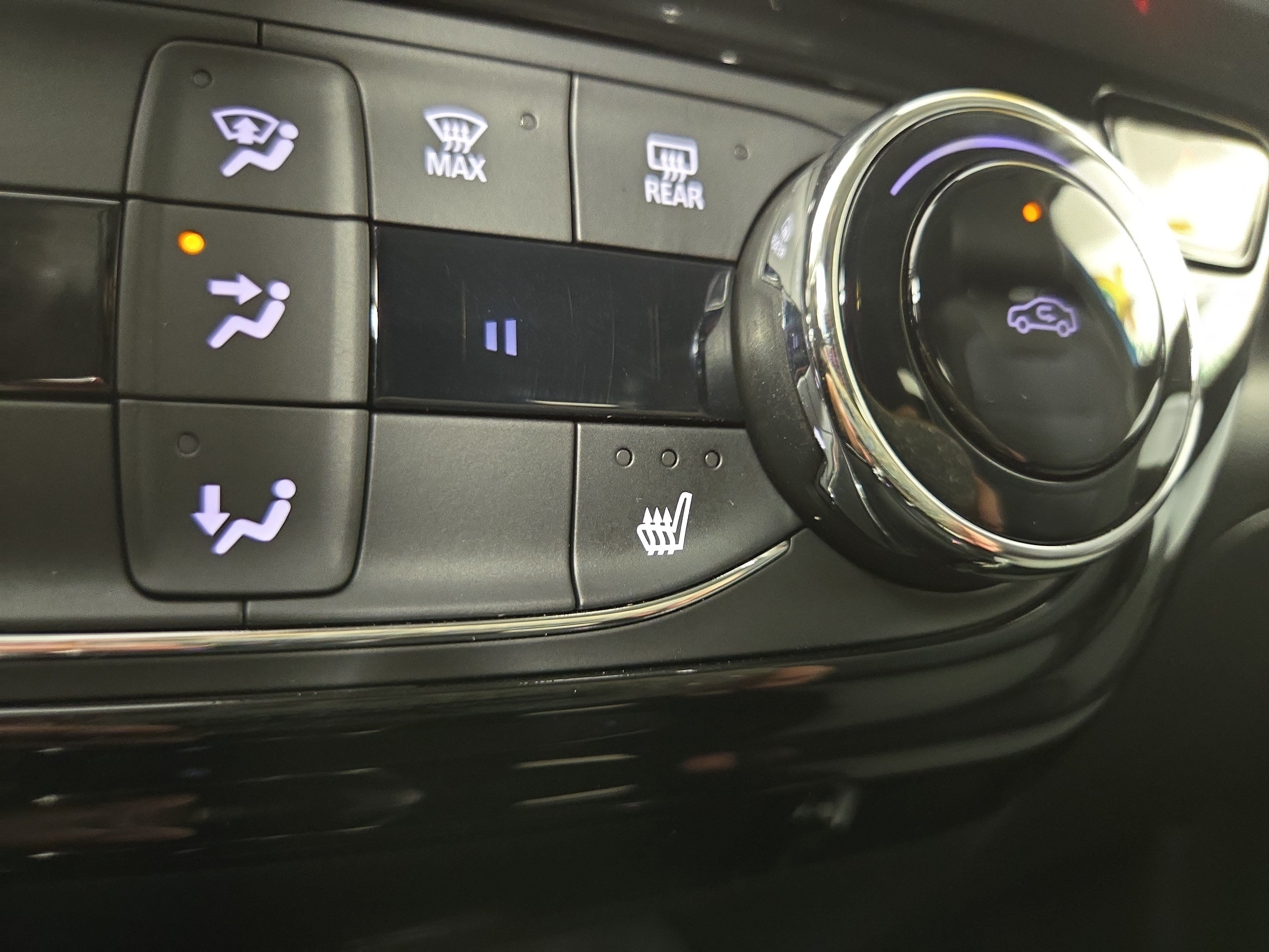 Used 2025 Chevrolet Trax LT w/ LT Convenience Package FWD image 25