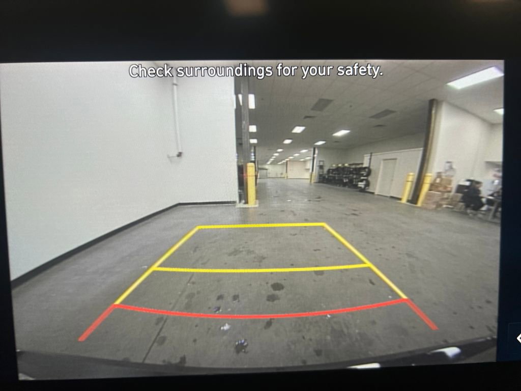 Used 2025 Hyundai Elantra SEL image 22