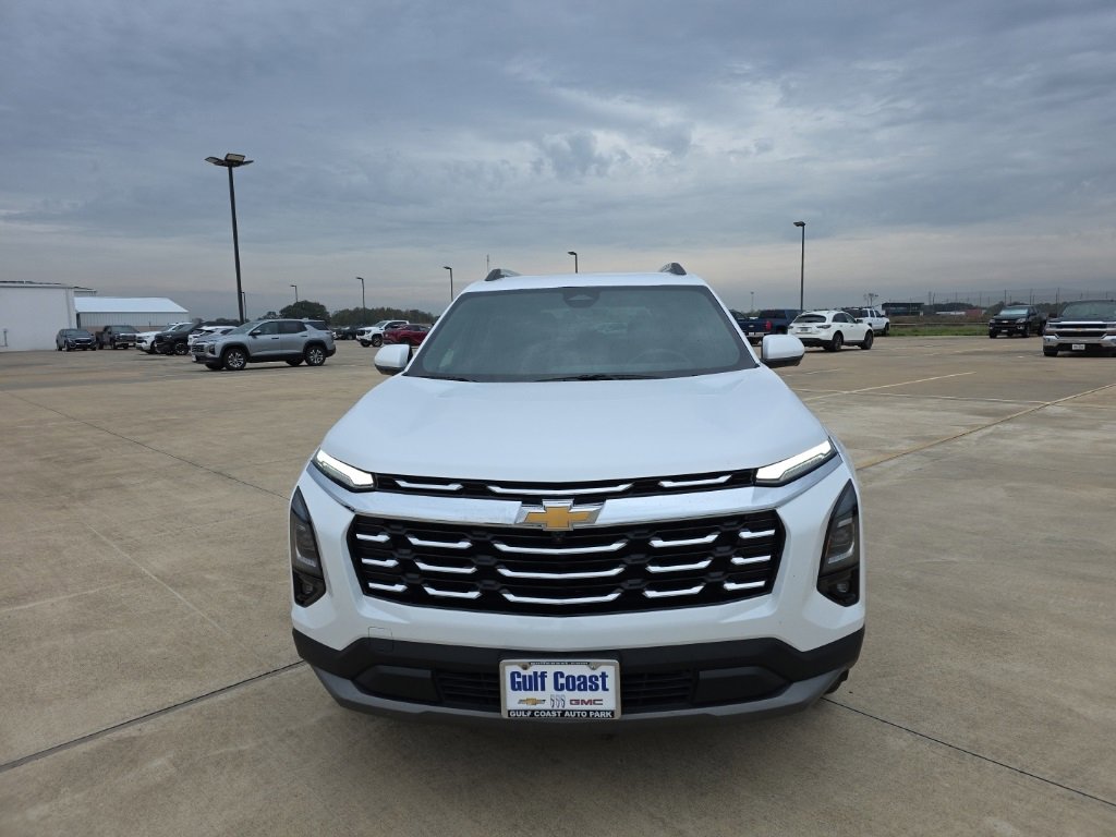 Used 2025 Chevrolet Equinox LT w/ Convenience Package II image 2