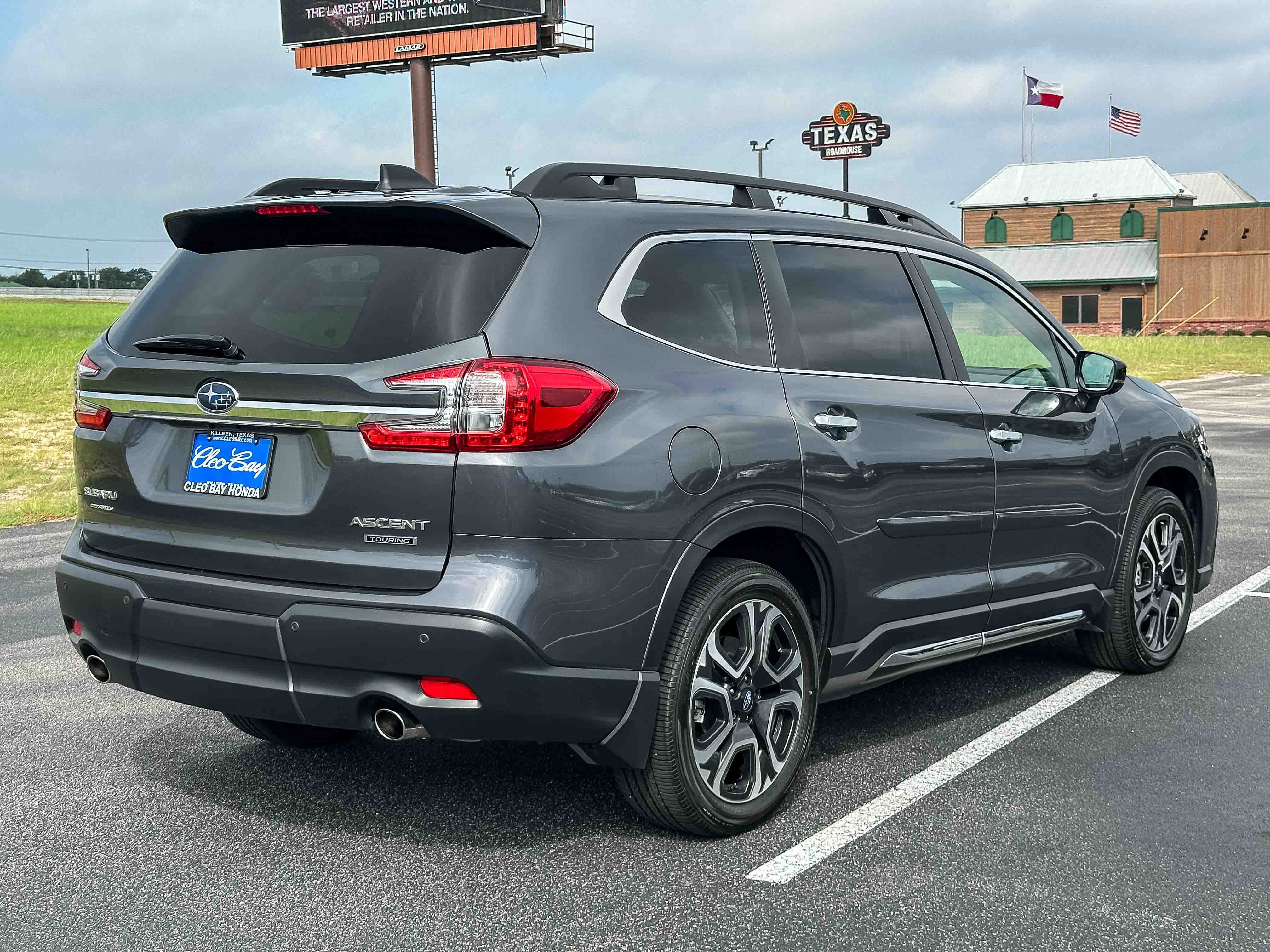Used 2024 Subaru Ascent Touring AWD/4WD image 6