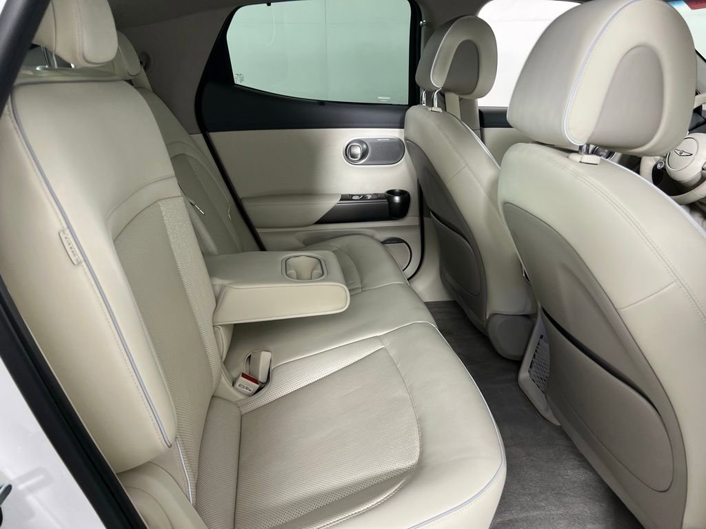 Used 2024 Genesis GV60 Advanced image 32