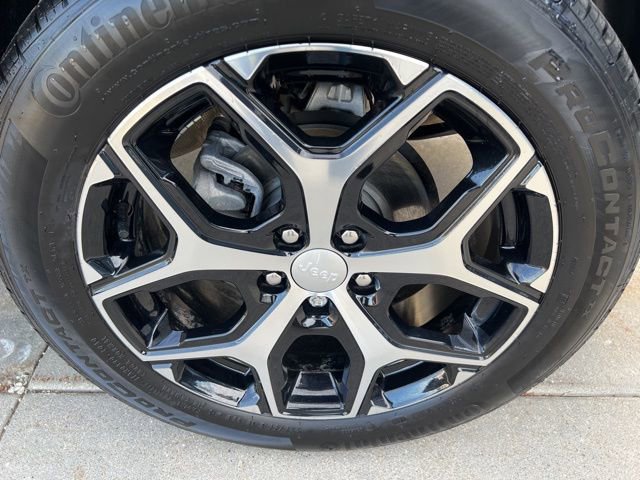 Used 2024 Jeep Compass Limited image 10