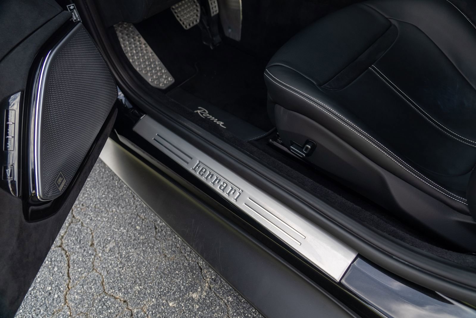 Certified 2022 Ferrari Roma image 25