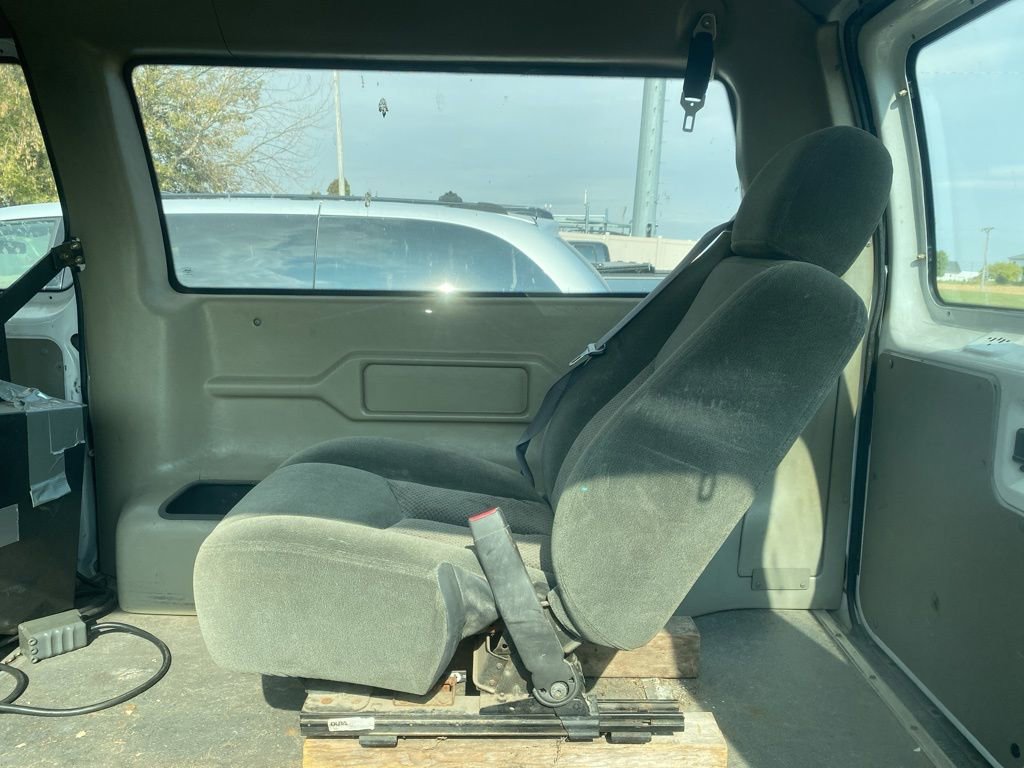 Used 2003 Ford E-250 and Econoline 250 image 13