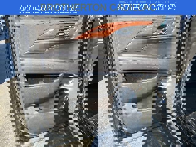 Used 2016 Cadillac Escalade ESV Premium AWD/4WD image 10