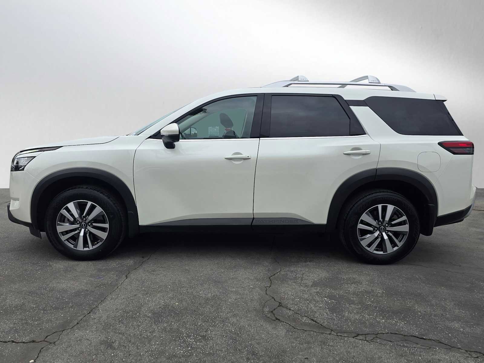 Used 2023 Nissan Pathfinder SL image 6