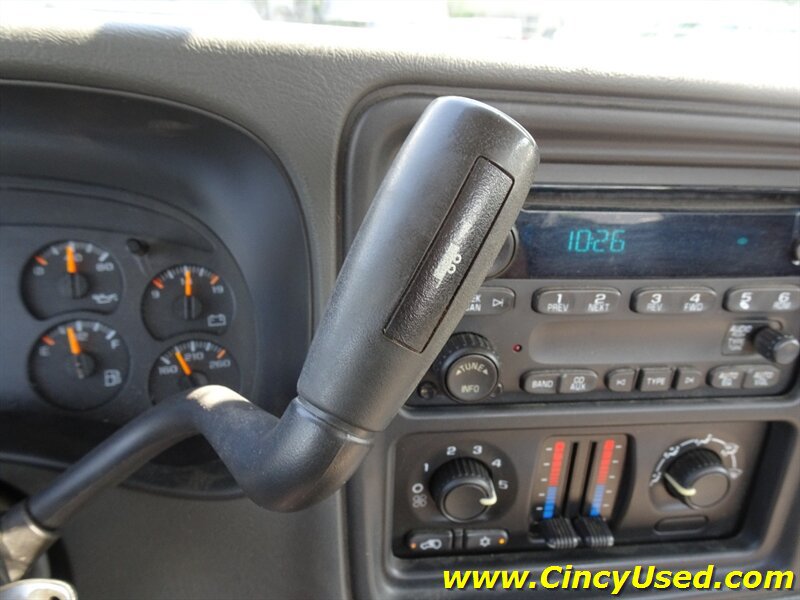 Used 2005 GMC Sierra 2500 W/T w/ Snow Plow Prep Package AWD/4WD image 17