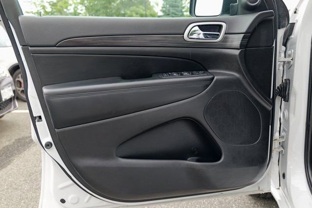 Used 2022 Jeep Grand Cherokee Laredo X image 17