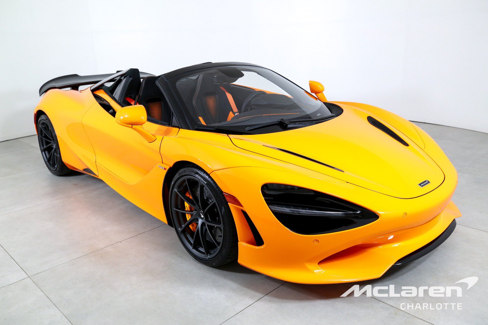 Used 2026 McLaren 750S Spider RWD image 4