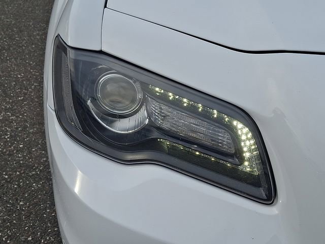 Used 2023 Chrysler 300 Touring L w/ Comfort Group AWD/4WD image 9