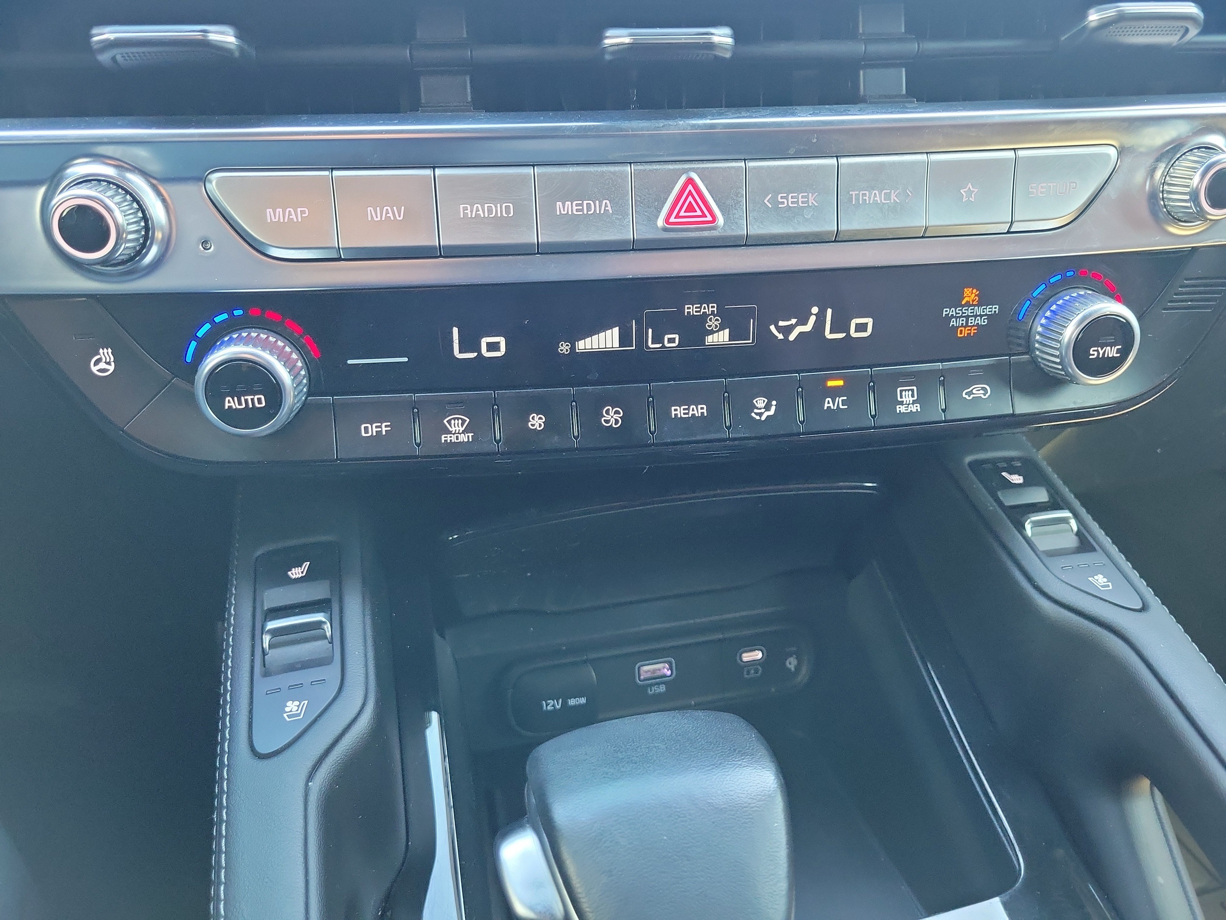 Used 2024 Kia Telluride SX Prestige w/ Towing Package AWD/4WD image 27