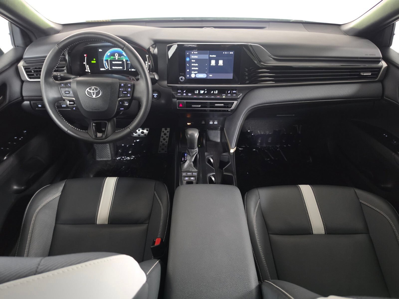 Used 2025 Toyota Camry SE w/ Convenience Package AWD/4WD image 29