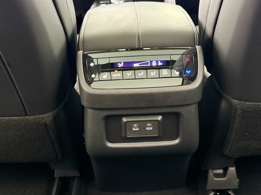 Used 2026 INFINITI QX60 Luxe w/ Cargo Package FWD image 32