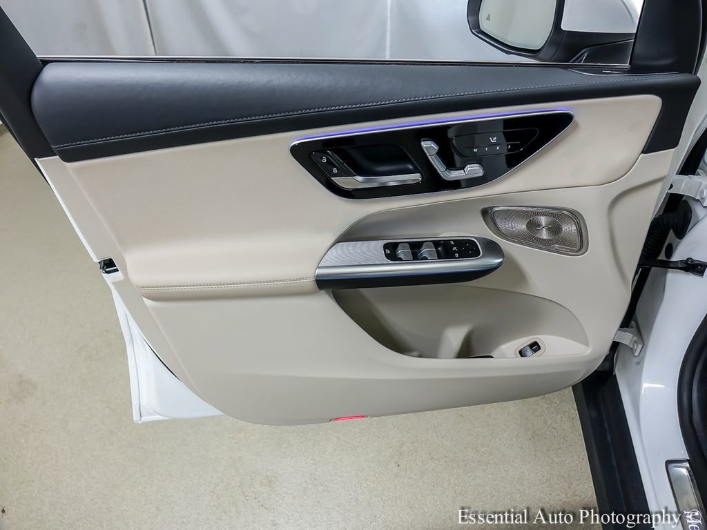 Used 2023 Mercedes-Benz GLC 300 4MATIC w/ Exclusive Trim Package image 20
