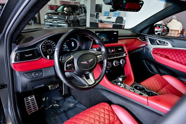 Used 2022 Genesis G70 3.3T Launch Edition image 14