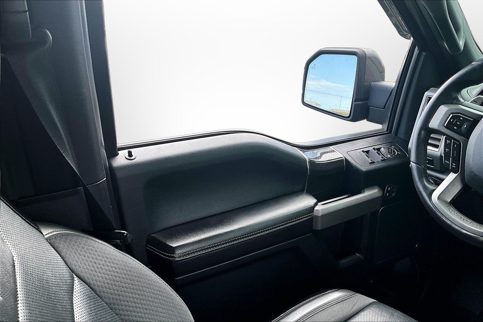 Used 2019 Ford F150 Raptor w/ Equipment Group 802A Luxury AWD/4WD image 25