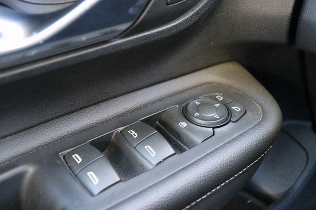 Used 2022 GMC Terrain SLE w/ Driver Convenience Package image 18