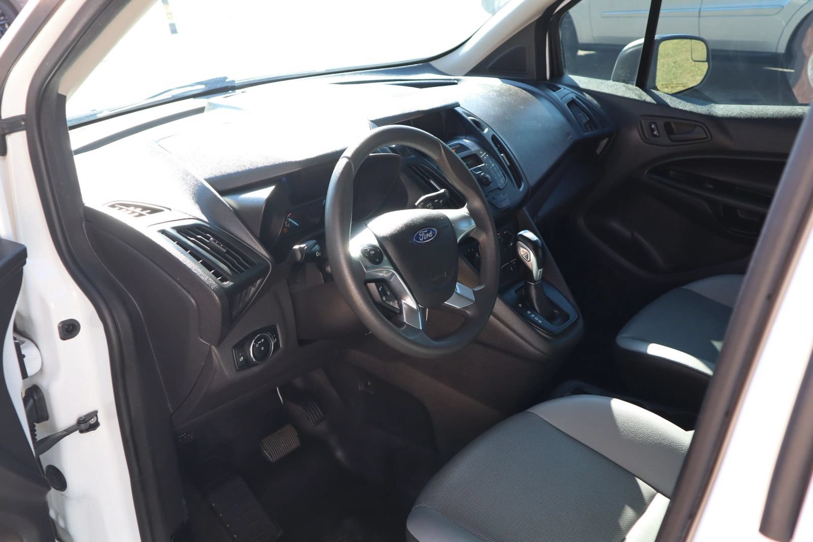 Used 2018 Ford Transit Connect XL FWD image 8